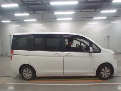 Honda STEP WAGON  с аукциона в Японии