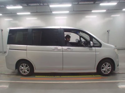 Honda STEP WAGON  с аукциона в Японии