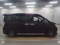 Honda STEP WAGON лот № 10127 оценка 3.5  с аукциона в Японии 2