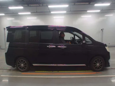 Honda STEP WAGON  с аукциона в Японии