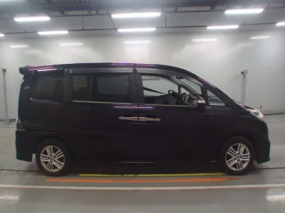 Honda STEP WAGON  с аукциона в Японии