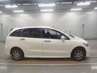 Honda STREAM лот № 10175 оценка 3.5  с аукциона в Японии 2