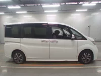 Honda STEP WAGON лот № 30029 оценка 4  с аукциона в Японии 2