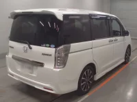 Honda STEP WAGON лот № 30055 оценка 4  с аукциона в Японии 1