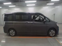 Honda STEP WAGON лот № 30249 оценка 4  с аукциона в Японии 2