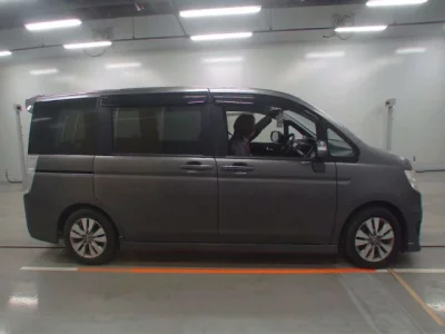 Honda STEP WAGON  с аукциона в Японии