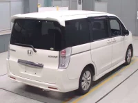 Honda STEP WAGON лот № 70054 оценка 4  с аукциона в Японии 1