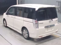 Honda STEP WAGON лот № 70054 оценка 4  с аукциона в Японии 5