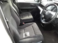 Honda STEP WAGON лот № 70054 оценка 4  с аукциона в Японии 7