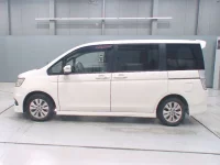 Honda STEP WAGON лот № 70054 оценка 4  с аукциона в Японии 3