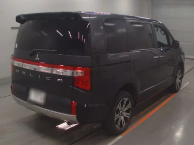 Mitsubishi Delica D:5