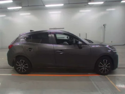 Mazda AXELA  с аукциона в Японии