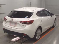 Mazda AXELA лот № 30348 оценка 4  с аукциона в Японии 1