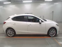 Mazda AXELA лот № 30348 оценка 4  с аукциона в Японии 2