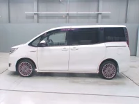Toyota NOAH лот № 30177 оценка RA  с аукциона в Японии 3