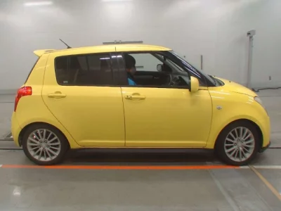Suzuki SWIFT  с аукциона в Японии