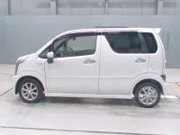 Suzuki WAGON R лот № 30031 оценка 4.5  с аукциона в Японии 3
