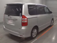 Toyota NOAH лот № 50051 оценка 3.5  с аукциона в Японии 1