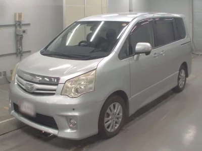 Toyota NOAH  с аукциона в Японии