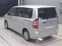 Toyota NOAH лот № 70084 оценка 3.5  с аукциона в Японии 5