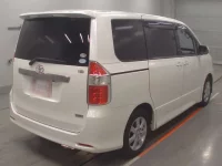 Toyota NOAH лот № 50074 оценка 3  с аукциона в Японии 1