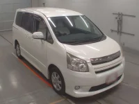 Toyota NOAH лот № 50074 оценка 3  с аукциона в Японии 4