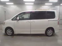 Toyota NOAH лот № 50074 оценка 3  с аукциона в Японии 3