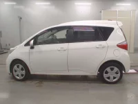 Toyota RACTIS лот № 90127 оценка 3  с аукциона в Японии 3