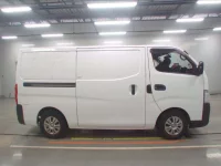 Nissan CARAVAN VAN лот № 90039 оценка 3  с аукциона в Японии 2