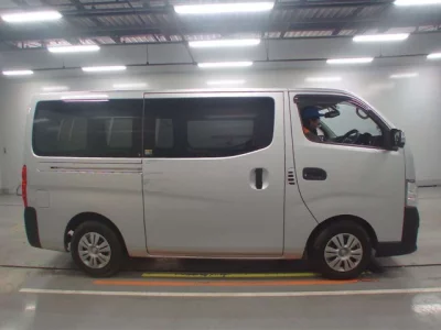 Nissan CARAVAN VAN  с аукциона в Японии