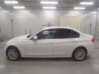 BMW 3-Series лот № 38061 оценка 5  с аукциона в Японии 3