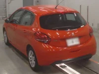Peugeot 208 лот № 10099 оценка 3  с аукциона в Японии 5