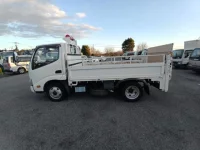 Toyota DYNA лот № 30305 оценка 4  с аукциона в Японии 3