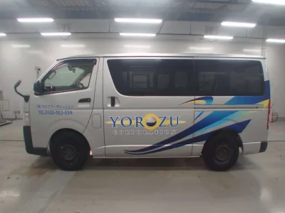 Toyota HiAce Van