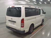 Toyota HIACE VAN лот № 30356 оценка 3  с аукциона в Японии 1