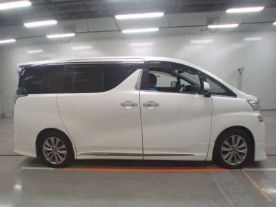 Toyota VELLFIRE  с аукциона в Японии
