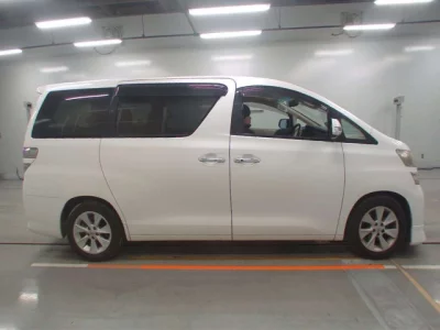 Toyota VELLFIRE  с аукциона в Японии