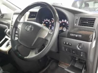 Toyota VELLFIRE лот № 30264 оценка 4  с аукциона в Японии 6