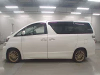 Toyota VELLFIRE лот № 30264 оценка 4  с аукциона в Японии 3