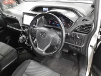 Toyota VOXY лот № 30383 оценка 4  с аукциона в Японии 6