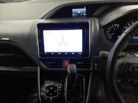 Toyota VOXY лот № 30383 оценка 4  с аукциона в Японии 8