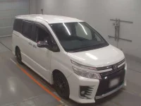 Toyota VOXY лот № 30341 оценка 3.5  с аукциона в Японии 4