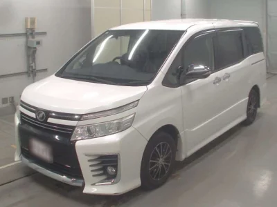 Toyota VOXY  с аукциона в Японии