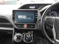 Toyota VOXY лот № 30369 оценка 3.5  с аукциона в Японии 8