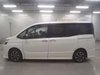 Toyota VOXY лот № 30378 оценка 4  с аукциона в Японии 3