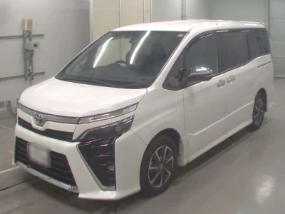 Toyota VOXY  с аукциона в Японии