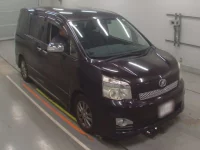 Toyota VOXY лот № 30379 оценка 3  с аукциона в Японии 4