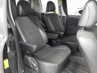 Toyota VOXY лот № 30379 оценка 3  с аукциона в Японии 9