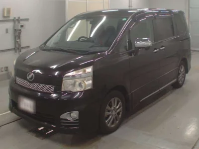 Toyota VOXY  с аукциона в Японии