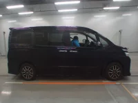 Toyota VOXY лот № 30380 оценка RA  с аукциона в Японии 2